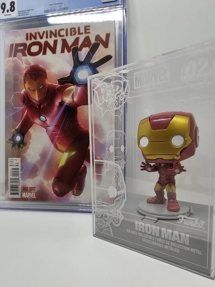 Bundle Funko Pop Iron Man Die-Cast & Comic Invincible Iron Man #2 CGC 9.8