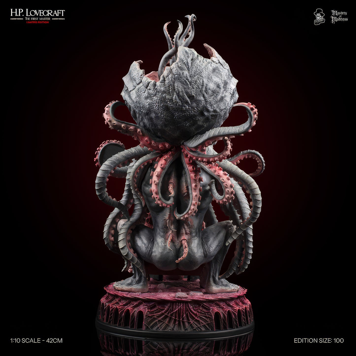 Détail des mains et livre statue H.P. Lovecraft Forbidden Edition 1/10 42cm - Bnexo