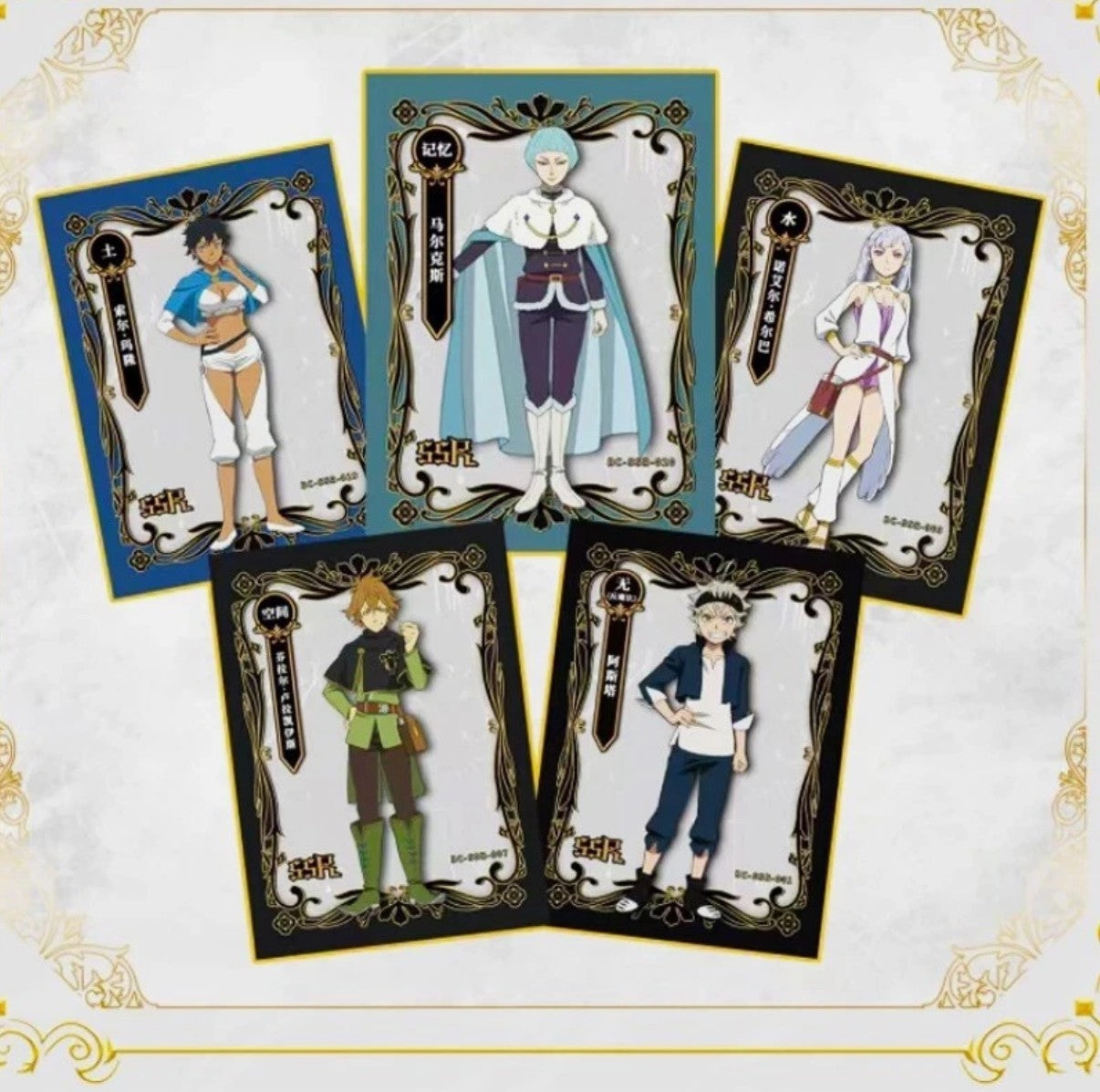 Vue en plongée du coffret Black Clover KB avec ses 10 boosters de cartes Kayou - Bnexo