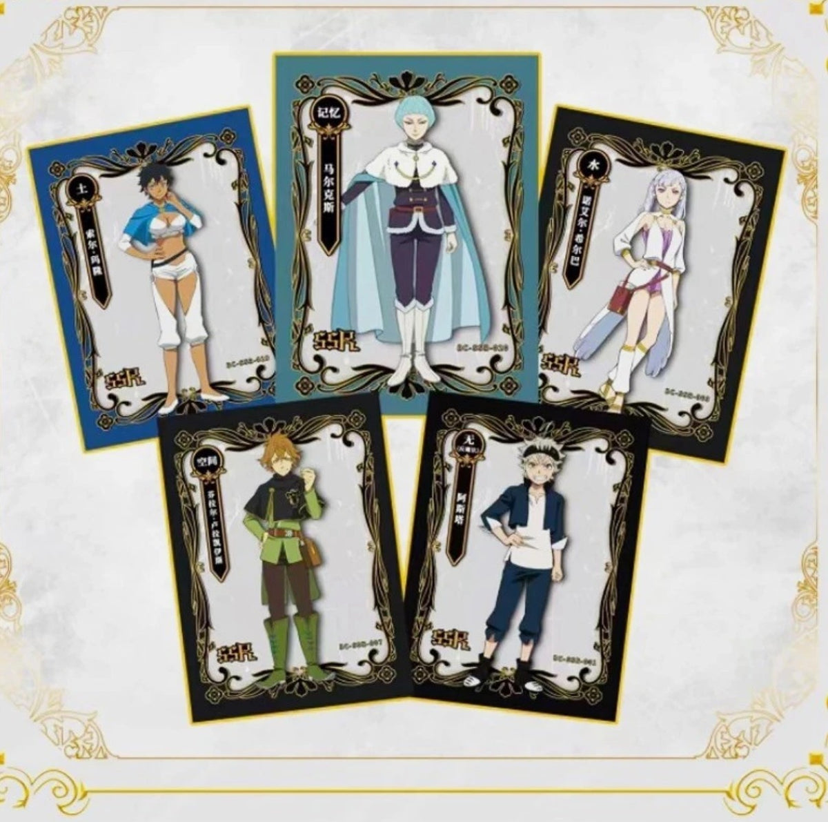 Vue en plongée du coffret Black Clover KB avec ses 10 boosters de cartes Kayou - Bnexo