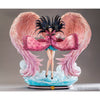 Figurine Nico Robin HQS by Tsume de face, ailes de mains déployées au-dessus d'un socle nuageux